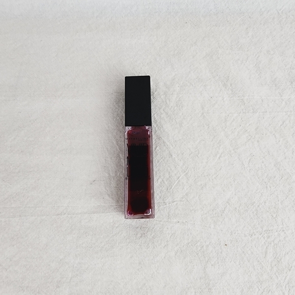Color Sensational Vivid Matte Liquid Lipstick Shade 39 - Picture 5 of 7
